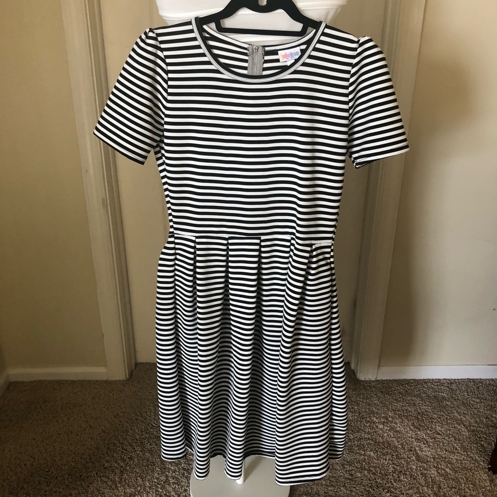 3/$35 NWOT LuLaRoe Black/White Striped Dress.